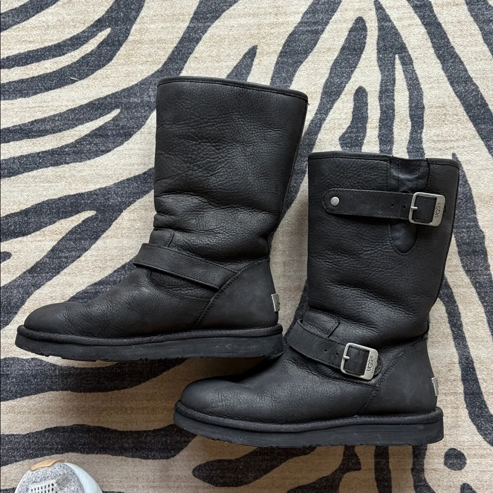 UGG 🖤 moto